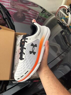 Under Armour Men’s White, Black & Orange Athletic Running Shoes